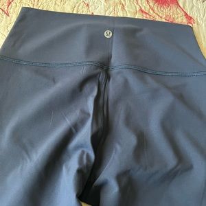 Lululemon wunder under zise 8 like New.